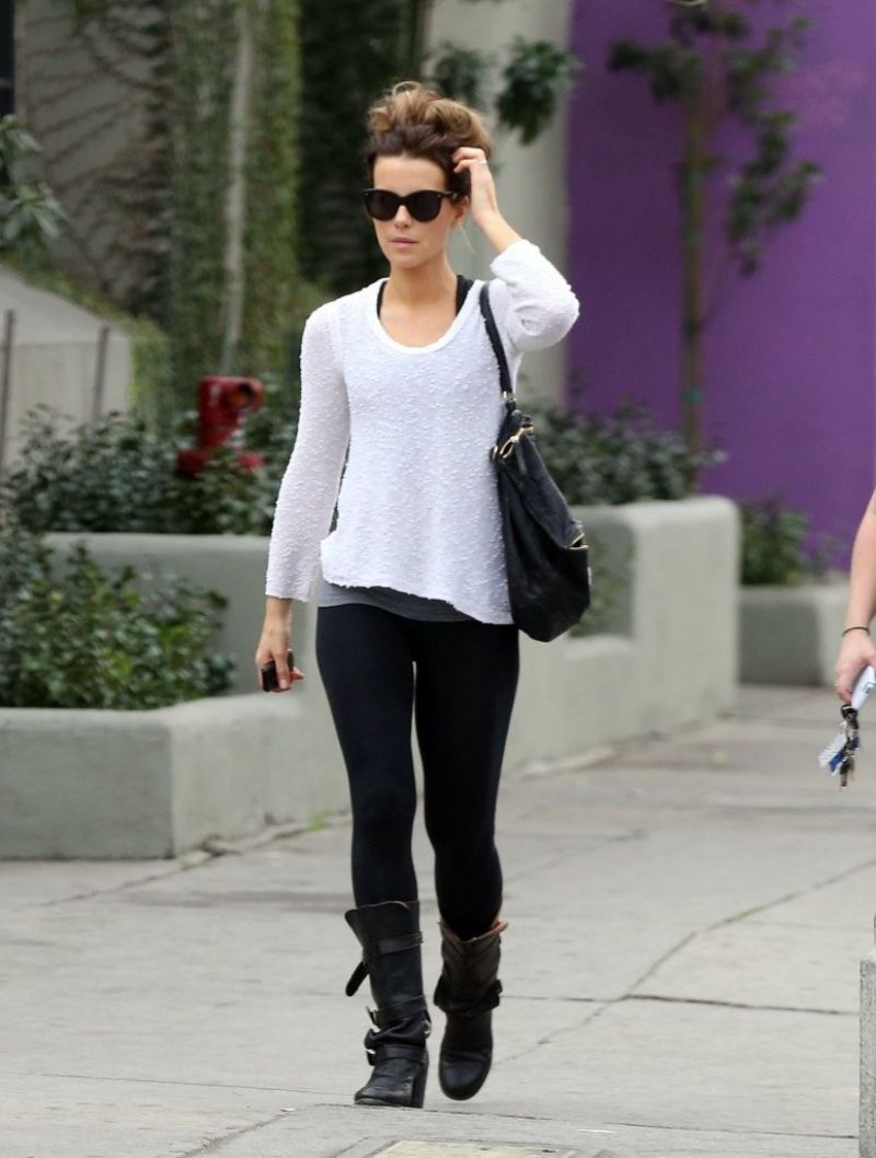 kate-beckinsale-street-style-out-in-west-hollywood-january-2014_3